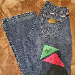 Wrangler 13/14 32"length ladies